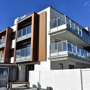 6 On Adams Mount Maunganui